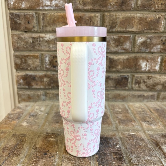Stanley x LoveShackFancy Tumbler 30 Oz In Coquette Bow Chantilly Like New - Picture 5 of 13